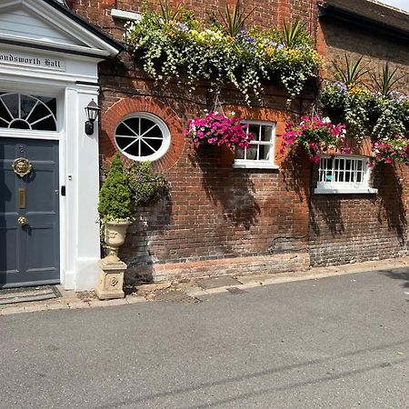 Harmondsworth Hall 외부 사진